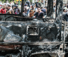 Burned bus Cairo, by Constance Marten, Wild Culture, ©2015