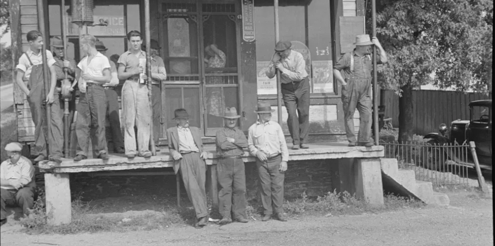 Prospective Homesteaders Ben Shawn_Prospective Homesteaders waiting