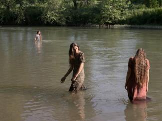 Jasmine, Hannah and Cecilia Swimming, Tennessee